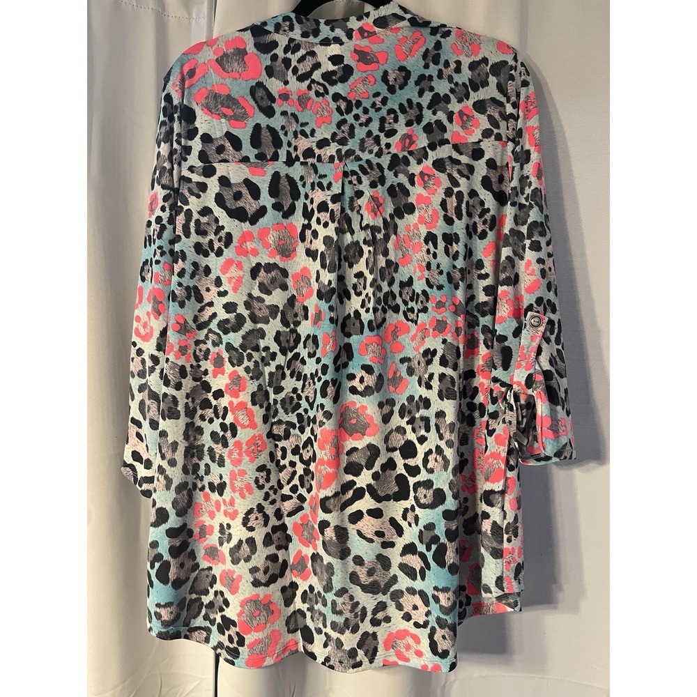 Dear Scarlett Plus Size Women's Top Blouse 3X Black Gray Teal Pink NWT Leopard - Picture 2 of 2
